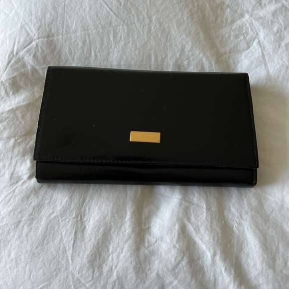 Vintage Lee Sands | Smooth Black Leather Clutch Wallet Kisslock - Picture 1 of 9